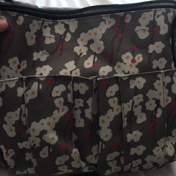 Skip hop diaper bag with changing pad - Picture 4 of 5